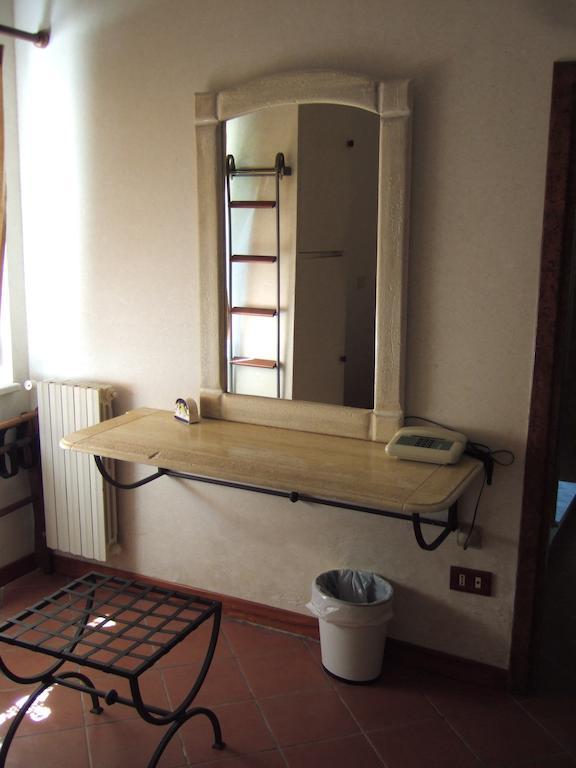 Eremo Hotel Casa Del Sorriso Erice Oda fotoğraf
